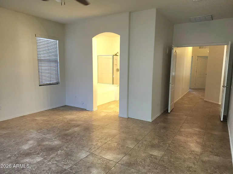 17938 W Port Royale Ln — Photo 11