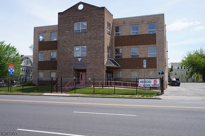 1st image of 110 S Grove St