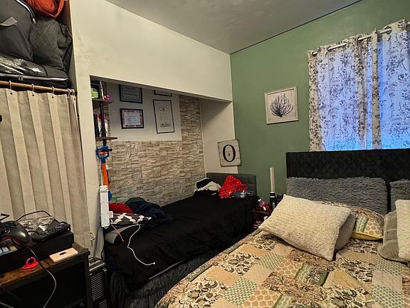 3rd image of 608 Snyder Ave
