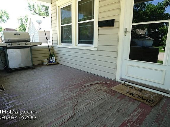 3rd image of 214 S Clark St