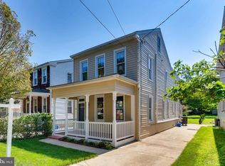 16 N Woodlawn Ave, Chester, MD 21619