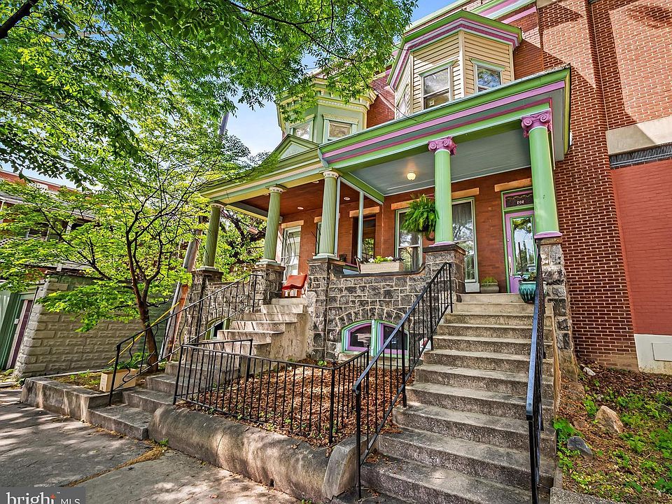 1st image of 202 E 31st St