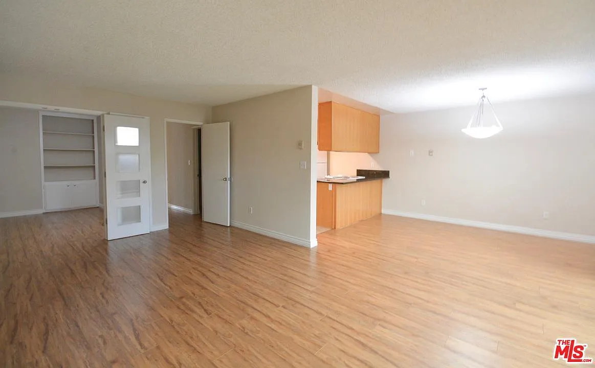 1007 20th St — Photo 3