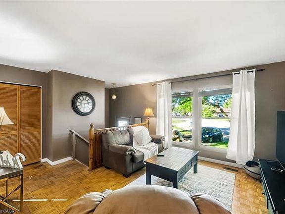4th image of 228 Golden Orchard Dr