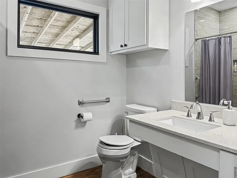 2506 E Cesar Chavez St — Photo 18