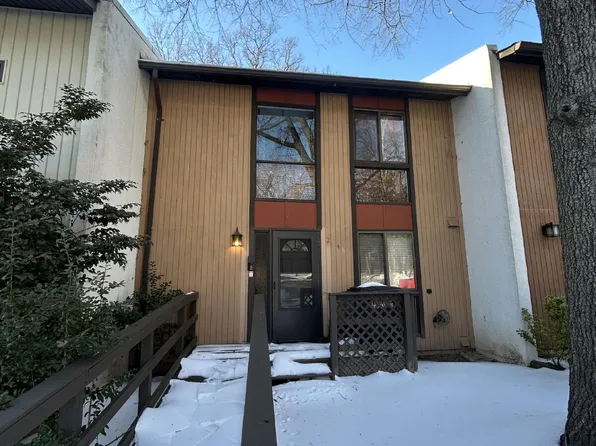 2348 Antiqua Ct, Reston, VA 20191