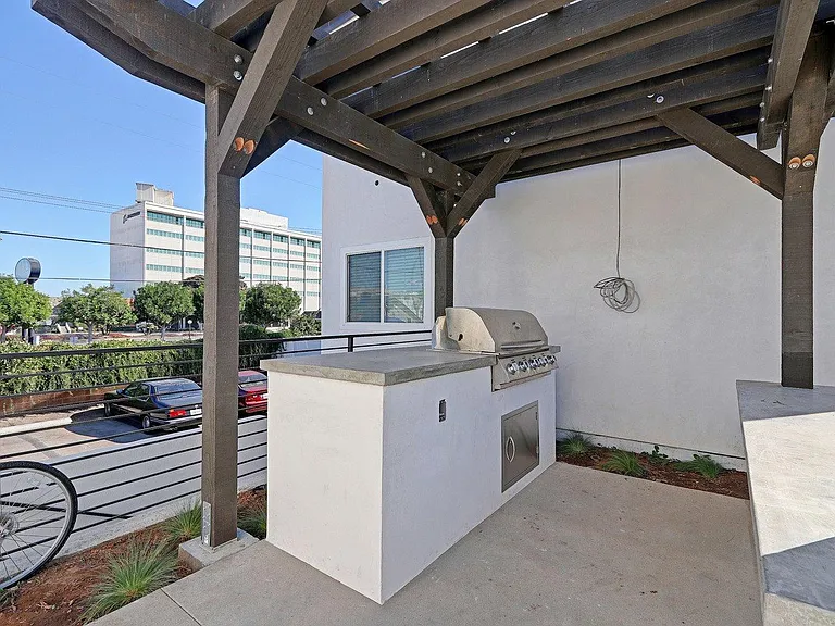 716 Indiana Court — Photo 27