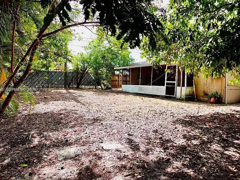 20021 NW 14th Ave — Photo 9