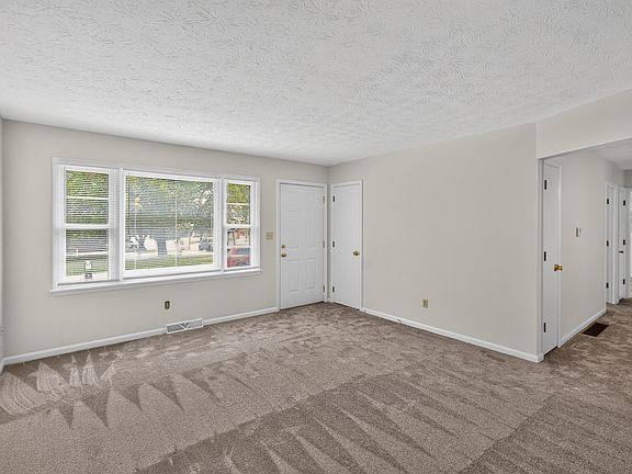 5th image of 808 Nancy St
