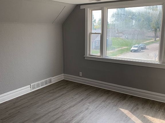3rd image of 321 28th Ave #2