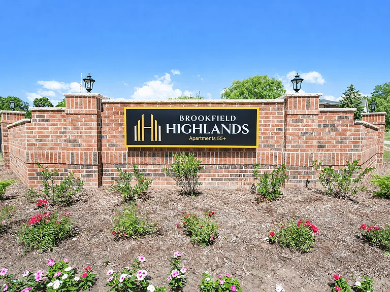 Brookfield Highlands Apartments 55+ — Photo 50