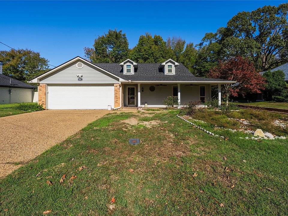 1st image of 208A Willowbrook Dr