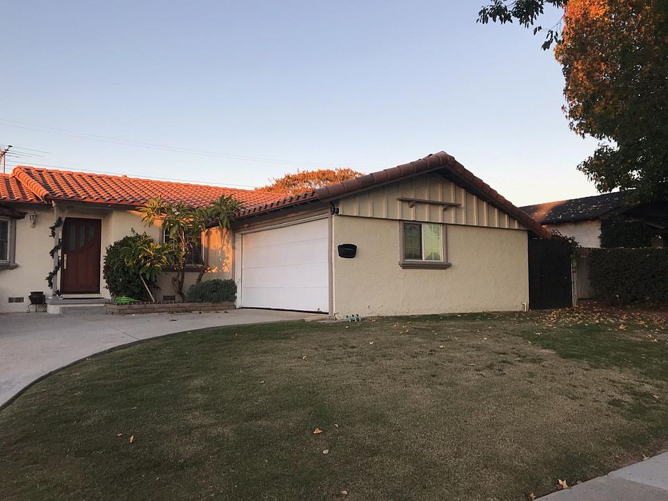1st image of 14747 Sabine Dr