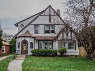 2012 E Lake Bluff Blvd, Shorewood, WI 53211
