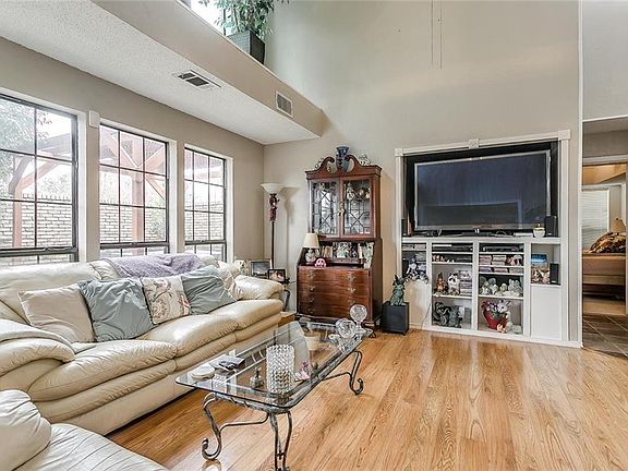 5th image of 17001 Vinland Dr