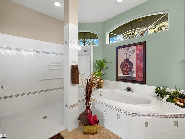 3433 SW 27th Ave — Photo 13