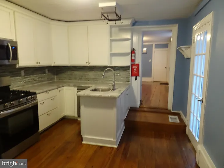 200 Delaware St #1 — Photo 7