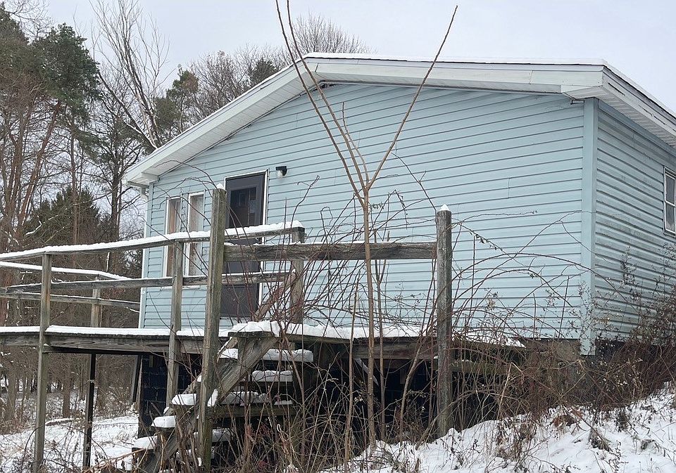 1st image of 140 Staff Rd
