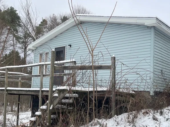 140 Staff Rd, Slippery Rock, PA 16057