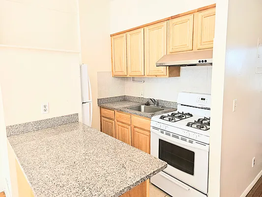 Rented by Virtual Real Estate | media 12