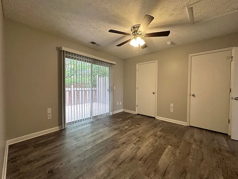 Lakeland Hills Apartment Homes — Photo 36