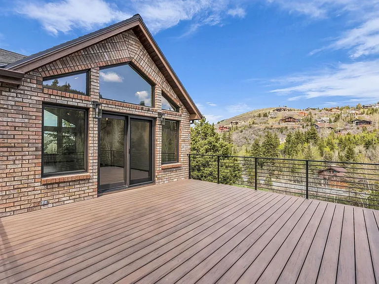 7346 Pinebrook Rd — Photo 35