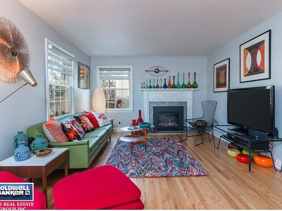 Refinished HW floors, gas FP