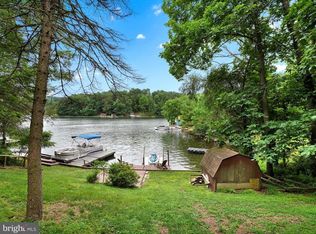 1942 Wynonah Dr, Auburn, PA 17922