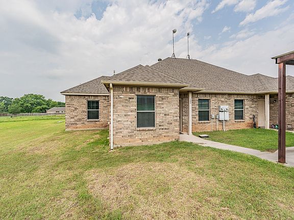 2nd image of 100 Sunny Oaks Ct