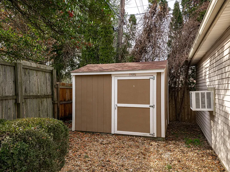 1378 Fontaine Rd — Photo 45