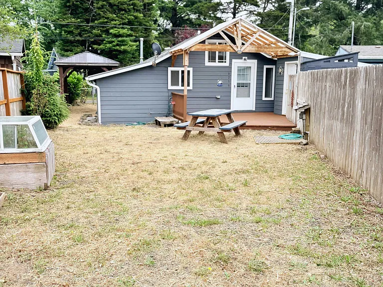 6239 SW Jetty Ave — Photo 15