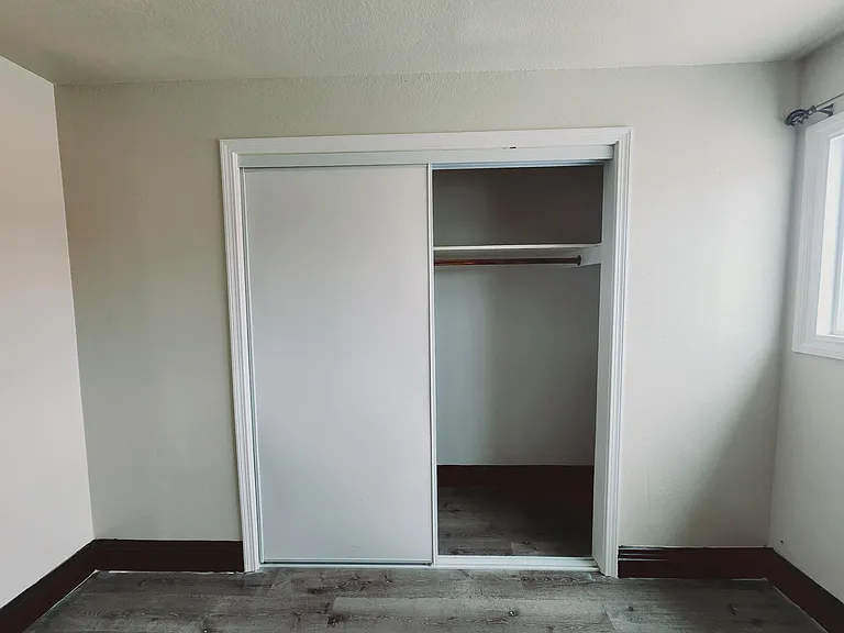 Closet Bedroom 1