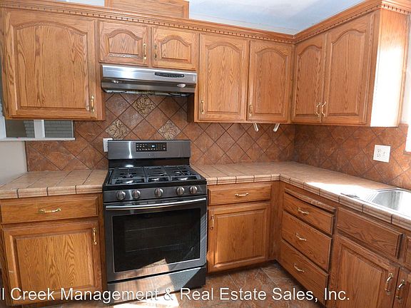 3rd image of 1624 N Giddings St