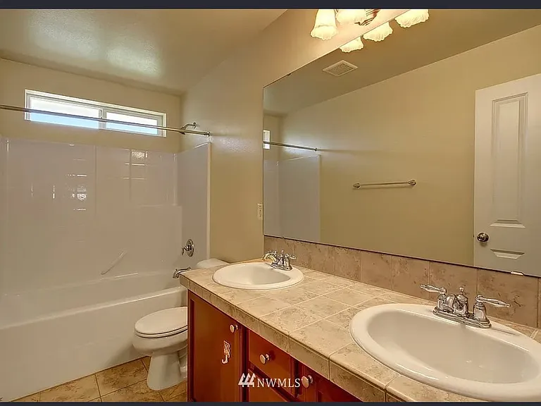 21933 44th Dr SE — Photo 6
