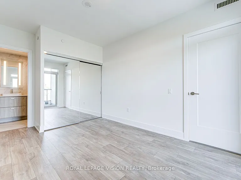 858 Dupont St #710 — Photo 16