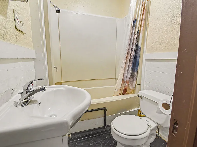 29 Coldbrook St NE #2 — Photo 11