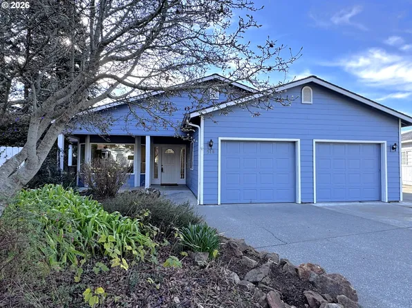 518 Rosichelli Ln, Brookings, OR 97415