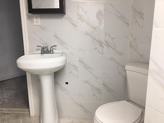 5th image of 31 Oak St #1B