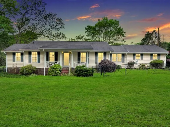 88 Wynn Dr, Hampton, GA 30228