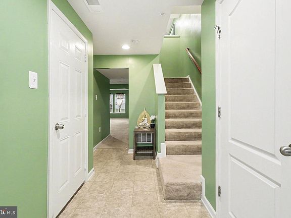 4th image of 3566 Maplewood Ct
