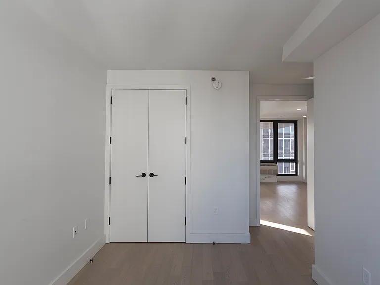 635 4th Ave #801 — Photo 6