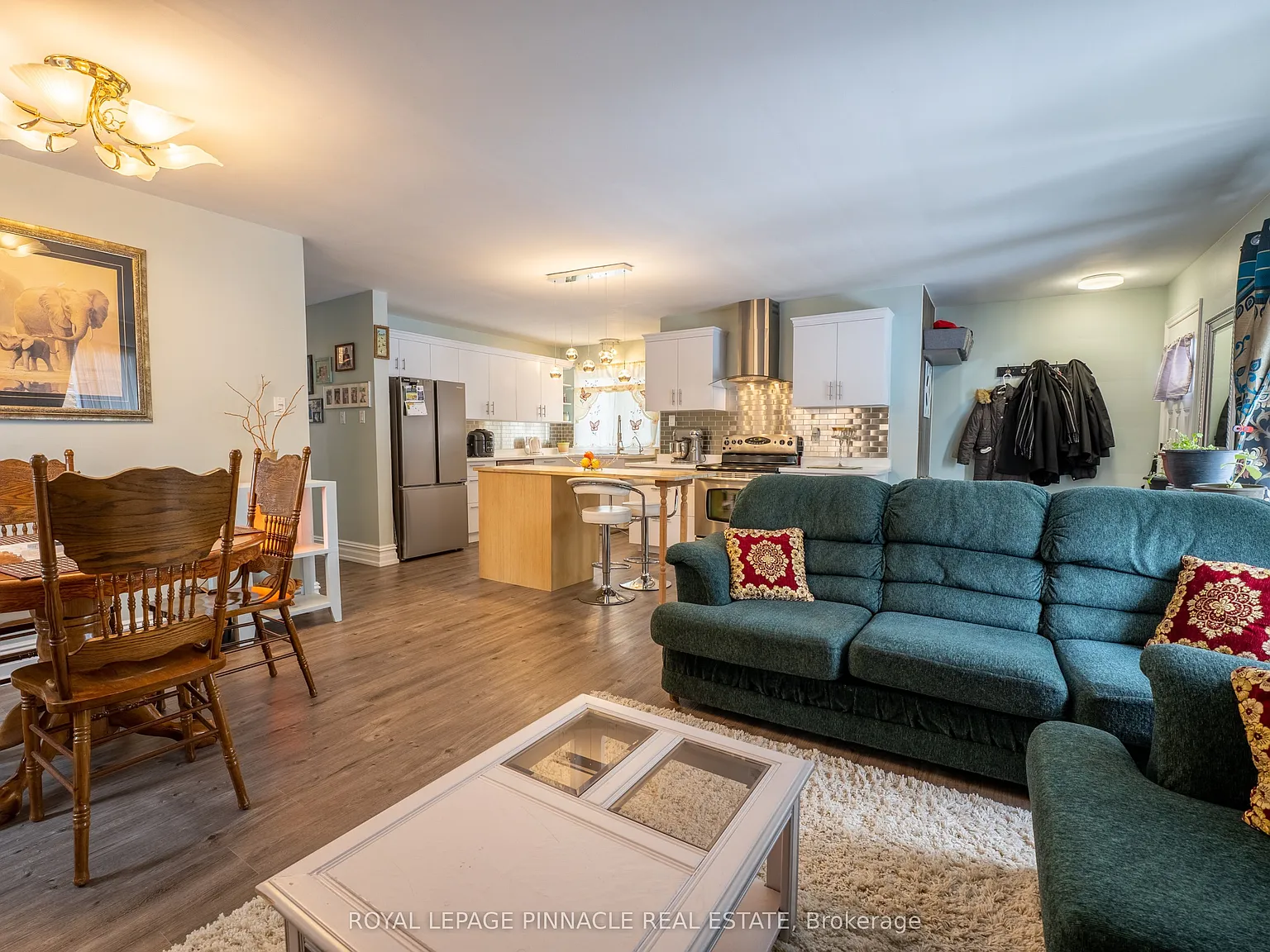 3 bed, $4,000 — Photo 4