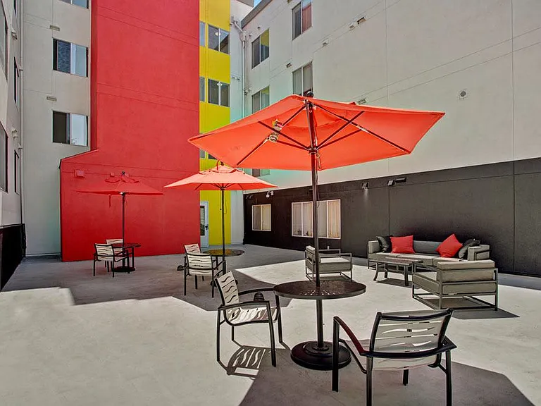 Leilani Apartment Homes — Photo 45