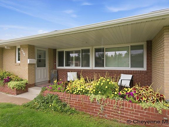 3rd image of 2732 Deming Blvd
