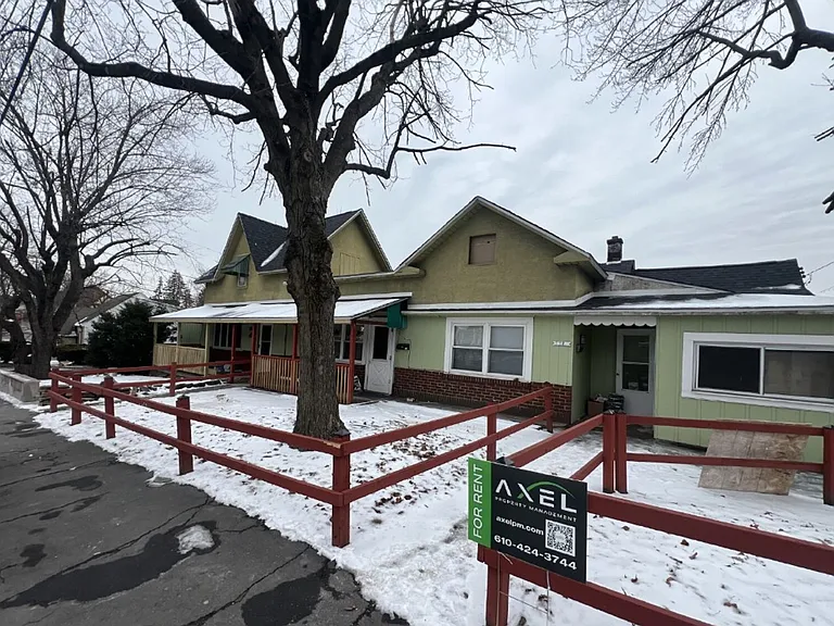 334 N Main St — Photo 2