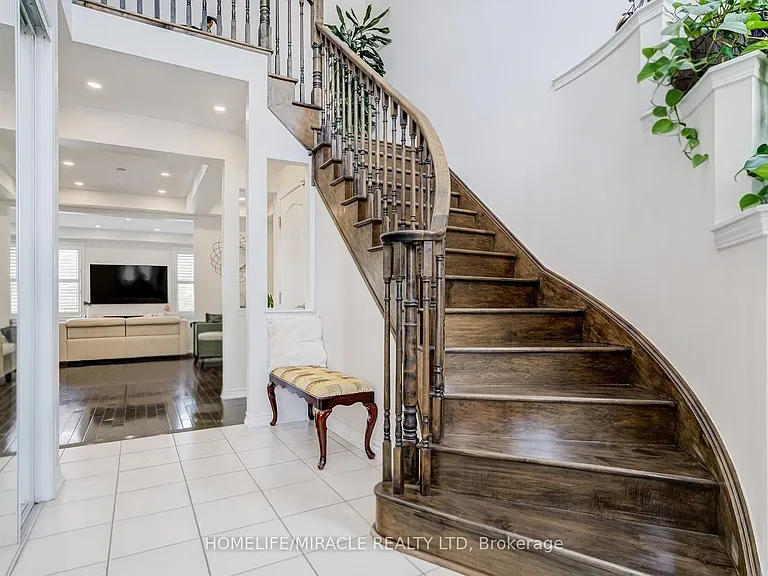 91 Tysonville Cir — Photo 4
