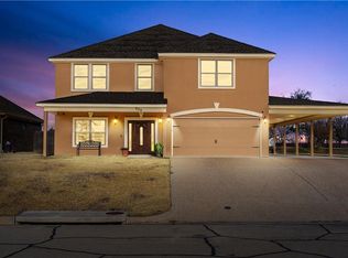 904 Navajo Trl, Mc Gregor, TX 76657