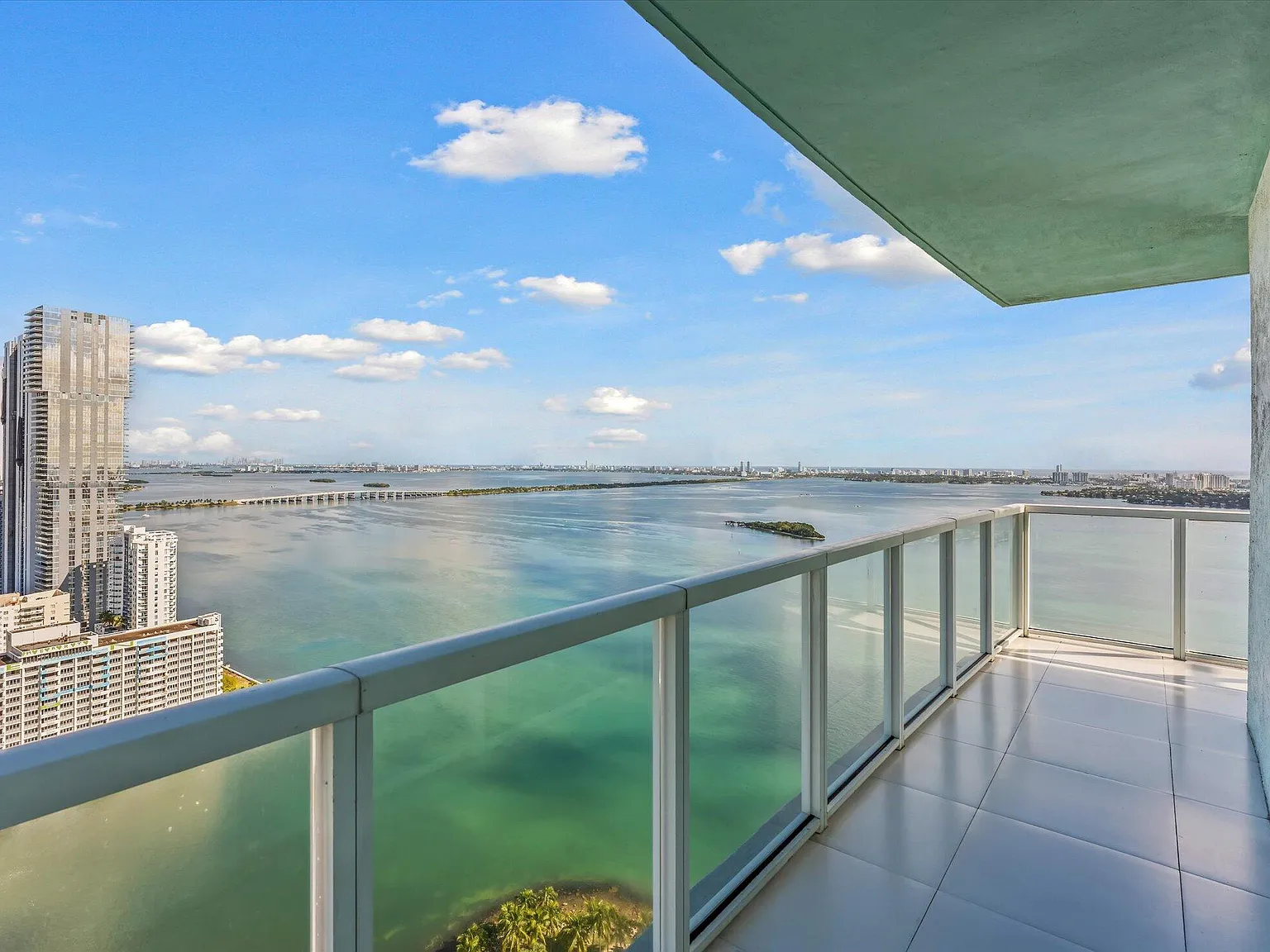 2 bed, 1400 sqft, $5,400 — Photo 1