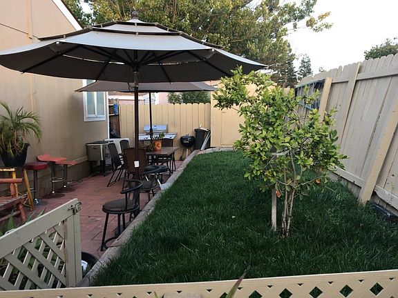 2nd image of 410 Los Encinos Ave