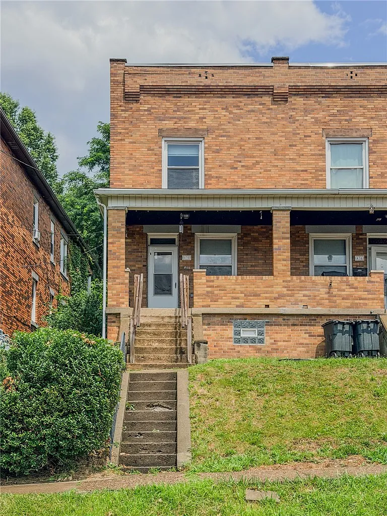 3 bed, $1,200 — Photo 2